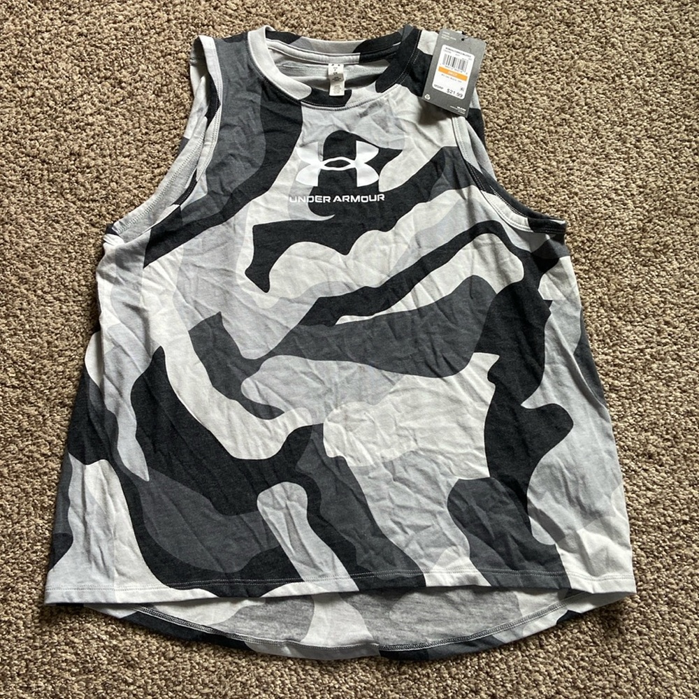 NWT under armour tank